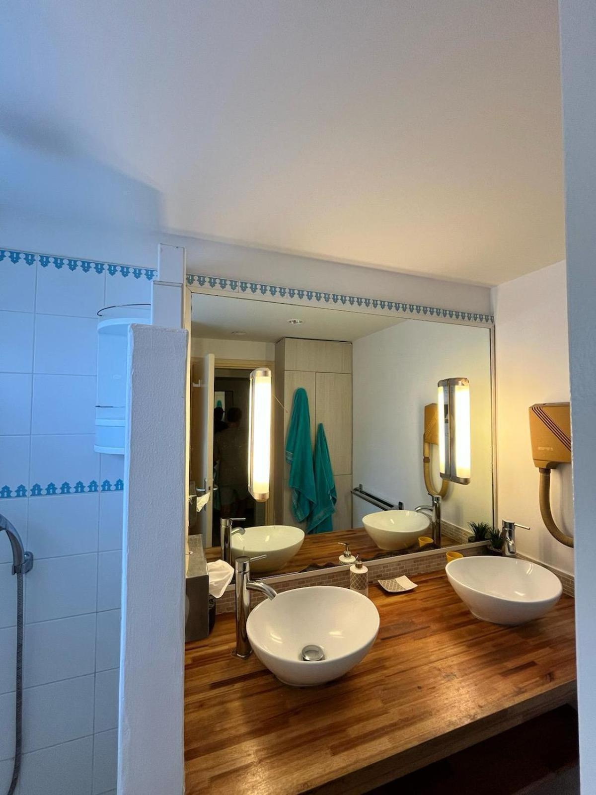 Appartement Residence Carayou เลส์ทรัวส์-ซีเลต์ ภายนอก รูปภาพ